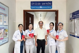 Ban giám đốc Bệnh viện Tâm Trí 1 chúc Tết bệnh nhân và nhân viên trực Tết