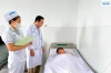 Cấp cứu thành công bé trai 11 tuổi bị cọc gỗ đâm xuyên đùi: Bác sĩ khuyến cáo Không nhảy từ trên cao khi tắm sông