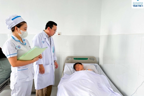 Cấp cứu thành công bé trai 11 tuổi bị cọc gỗ đâm xuyên đùi: Bác sĩ khuyến cáo Không nhảy từ trên cao khi tắm sông
