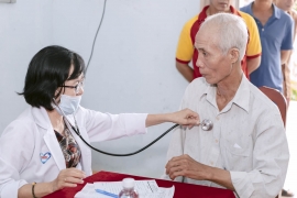 Tâm Trí Đồng Tháp phối hợp khám bệnh nhân đạo tại xã Lai Vung, tỉnh Đồng Tháp