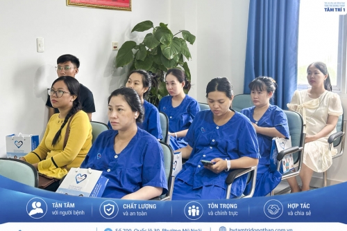 Lớp học tiền sản chuyên đề: “Dinh dưỡng cho mẹ bầu trước và sau sinh”