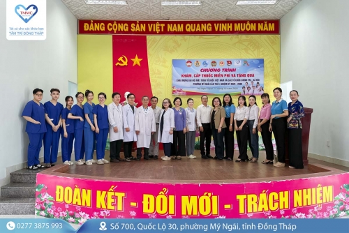 Hoạt động khám bệnh, cấp thuốc miễn phí và tặng quà cho người dân phường Mỹ Ngãi
